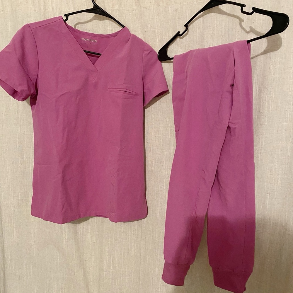 Mandala Pink Scrub Set excellent used
